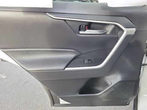 Used 2021 Toyota RAV4 XLE image 13