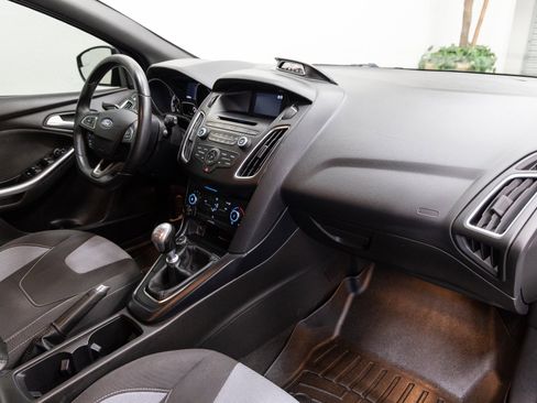 Used 2017 Ford Focus ST image 13