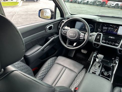 Used 2023 Kia Sorento SX AWD/4WD image 16