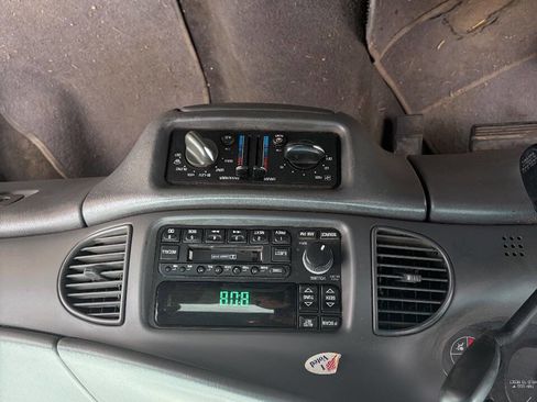 Used 2003 Buick Century Custom image 10