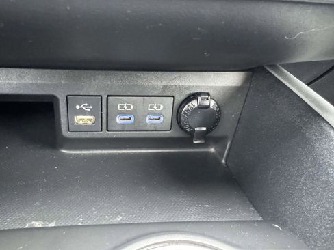 Certified 2022 Toyota Highlander XLE image 33