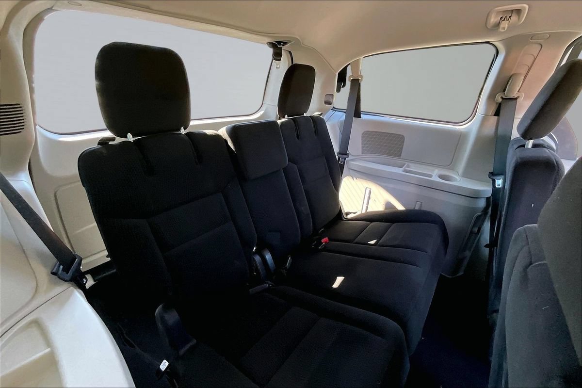 Used 2016 Dodge Grand Caravan SE w/ Quick Order Package 29E SE FWD image 15