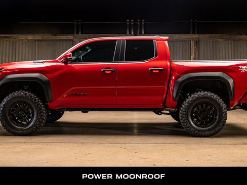 Used 2025 Toyota Tacoma TRD Off-Road image 6