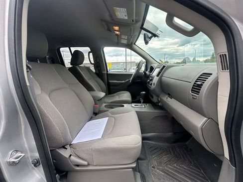 Used 2021 Nissan Frontier SV RWD image 27