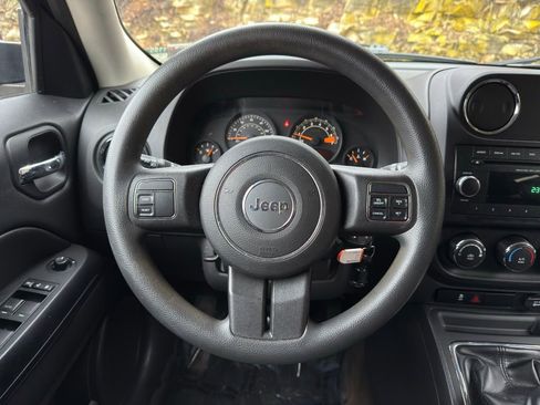 Used 2014 Jeep Patriot Sport w/ Power Value Group image 17