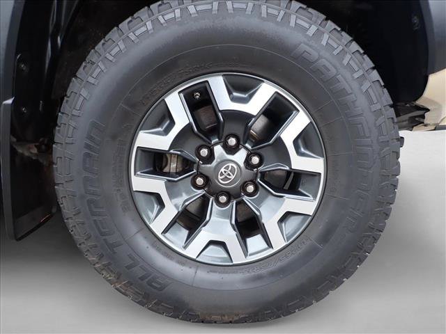 Used 2017 Toyota Tacoma TRD Off-Road w/ Premium & Technology Package AWD/4WD image 7