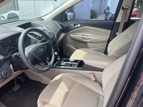 Used 2017 Ford Escape SE FWD image 8