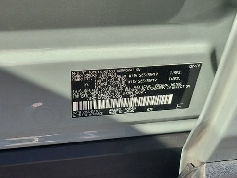 Used 2019 Toyota RAV4 XLE Premium image 25