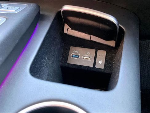 Used 2023 Genesis GV70 2.5T w/ Advanced Package image 33