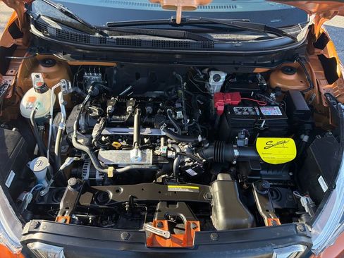 Used 2020 Nissan Kicks SR image 30