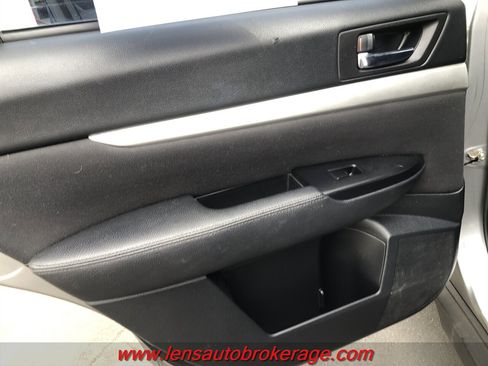 Used 2011 Subaru Outback 2.5i AWD/4WD image 15