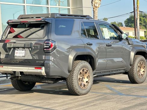 Certified 2025 Toyota 4Runner Trailhunter image 5