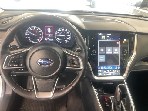 Used 2024 Subaru Outback Premium AWD/4WD image 8