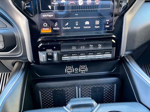 Used 2025 RAM 3500 Laramie w/ Night Edition AWD/4WD image 32