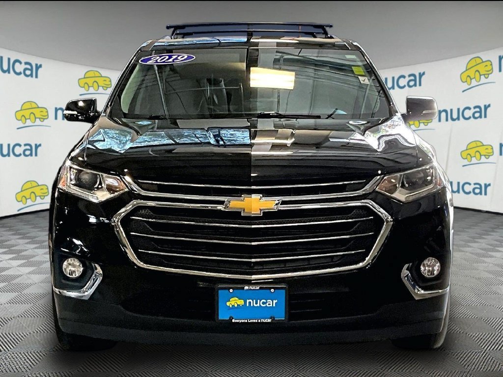 Used 2019 Chevrolet Traverse LT w/ LT Premium Package AWD/4WD image 2