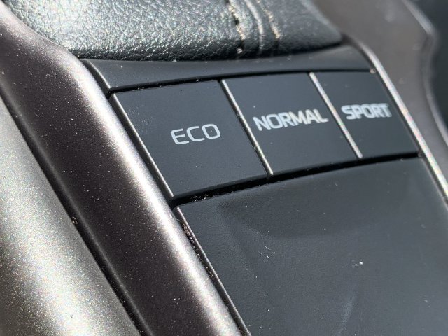 Used 2023 Toyota Camry SE FWD image 28