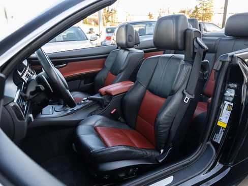 Used 2013 BMW M3 Convertible image 17