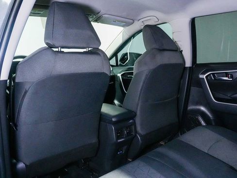 Used 2022 Toyota RAV4 XLE FWD image 17