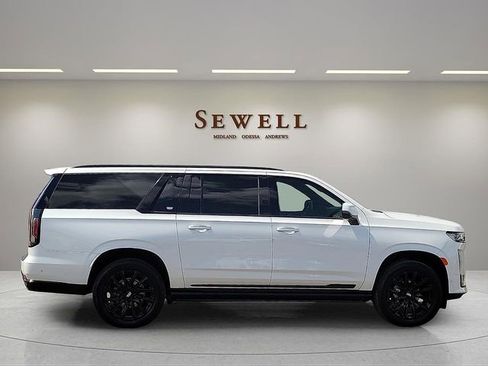 Used 2022 Cadillac Escalade ESV Sport w/ Touring Package AWD/4WD image 6