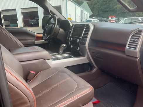 Used 2015 Ford F150 King Ranch w/ Equipment Group 601A Luxury AWD/4WD image 11