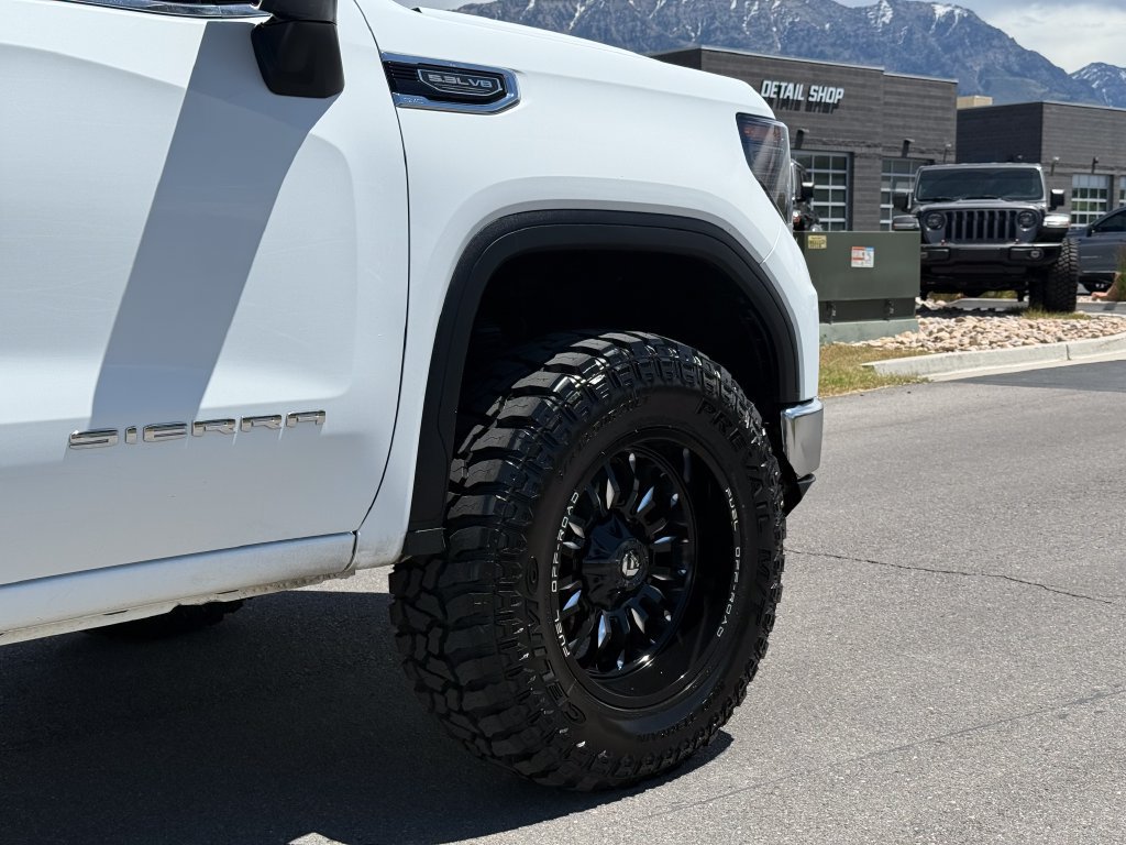 Used 2023 GMC Sierra 1500 SLE AWD/4WD image 4