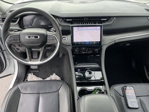 Certified 2023 Jeep Grand Cherokee Limited w/ Luxury Tech Group II image 15