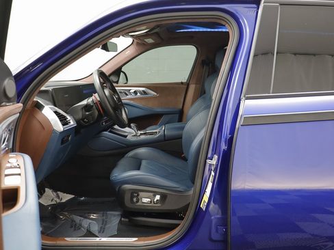 Used 2023 BMW XM image 6