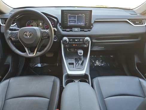 Used 2021 Toyota RAV4 XLE Premium FWD image 9