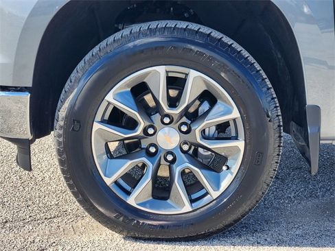Used 2025 Chevrolet Silverado 1500 LT image 10