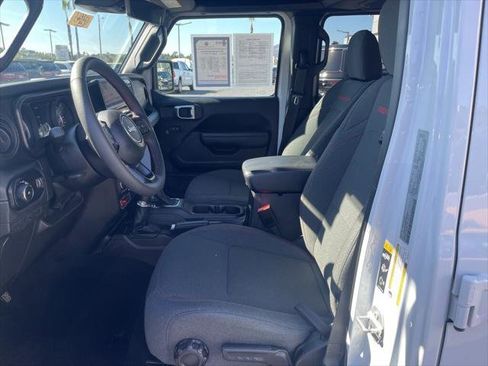 Certified 2024 Jeep Wrangler Unlimited Rubicon w/ Technology Group AWD/4WD image 12