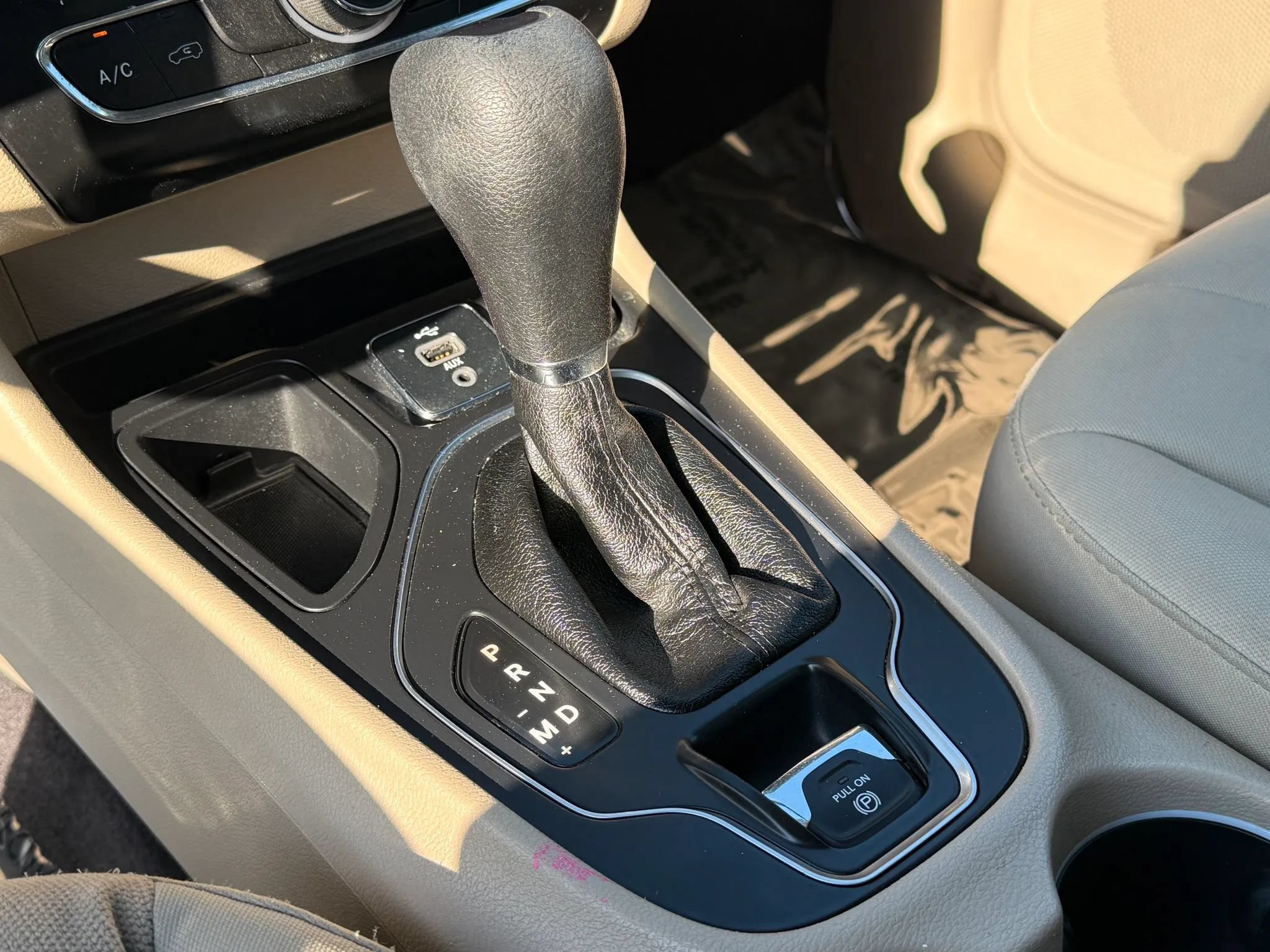 Used 2019 Jeep Cherokee Latitude w/ Popular Appearance Group FWD image 26