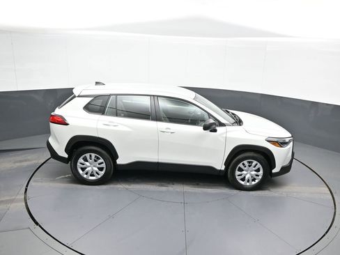 Used 2023 Toyota Corolla Cross L image 36