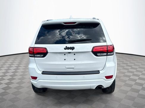 Used 2018 Jeep Grand Cherokee Altitude image 7