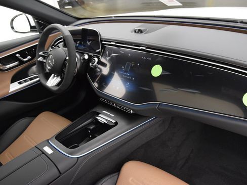 New 2026 Mercedes-Benz E 53 AMG e 4MATIC Sedan image 15