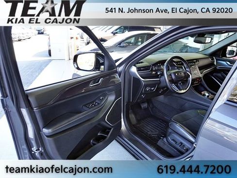 Used 2022 Jeep Grand Cherokee L Laredo image 37