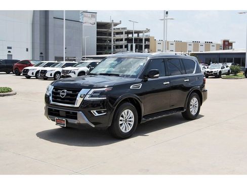 Used 2024 Nissan Armada SV RWD image 2