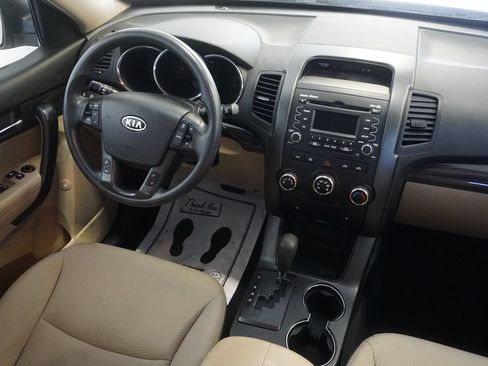 Used 2011 Kia Sorento 2WD w/ Convenience Pkg image 25