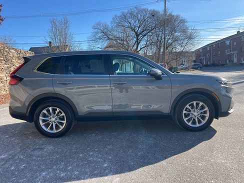 Used 2023 Honda CR-V EX-L image 6