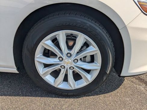 Used 2025 Chevrolet Malibu LT FWD image 9