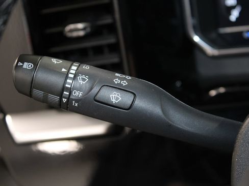 Used 2024 GMC Sierra 1500 SLT AWD/4WD image 41