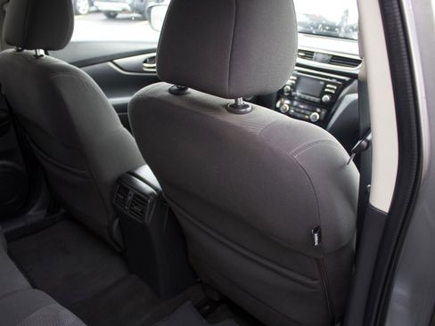 Used 2016 Nissan Rogue SV image 29