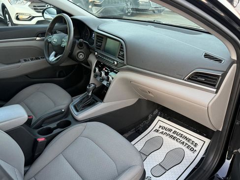 Used 2019 Hyundai Elantra Sedan FWD image 12