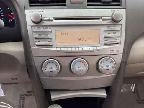 Used 2010 Toyota Camry image 14