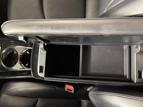 Used 2018 Toyota Prius Prime Premium image 23