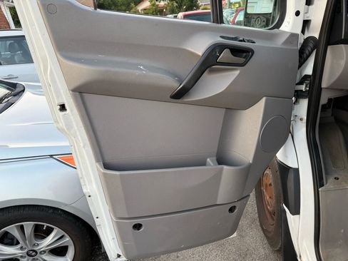 Used 2008 Dodge Sprinter 2500 image 8