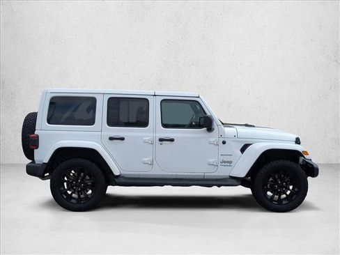 Used 2022 Jeep Wrangler Unlimited Sahara w/ Cold Weather Group AWD/4WD image 4