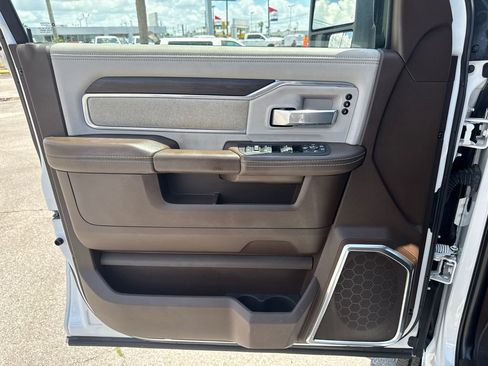 Used 2025 RAM 3500 Laramie AWD/4WD image 12