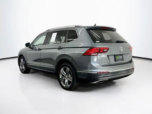 Used 2018 Volkswagen Tiguan SEL Premium w/ 3rd Row Seat Package AWD/4WD image 5