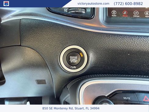 Used 2019 Dodge Challenger SXT image 50