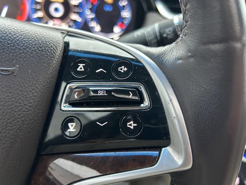 Used 2013 Cadillac XTS Premium image 23